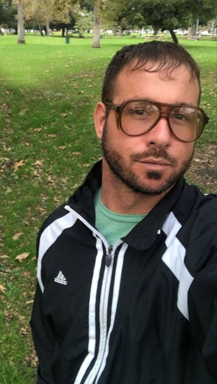  ,   Mihails, 40 ,   ,   