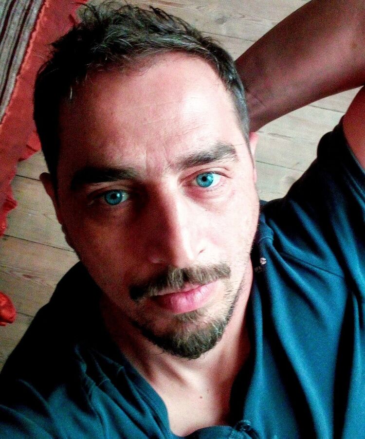  15941786  Tengo, 45 ,    