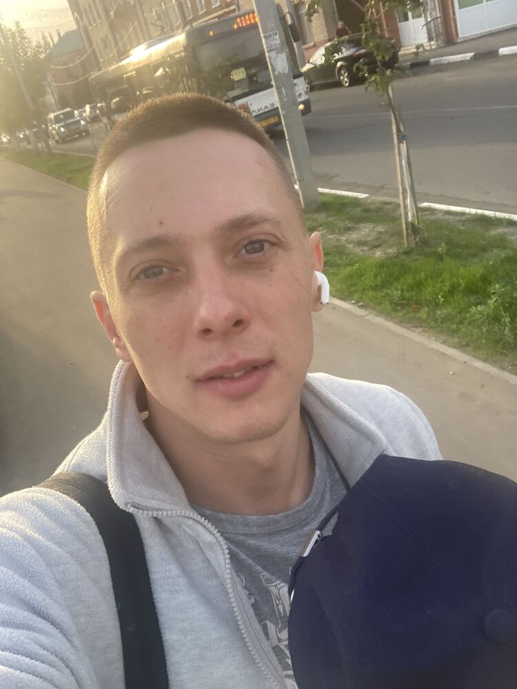  40428216  , 33 ,     