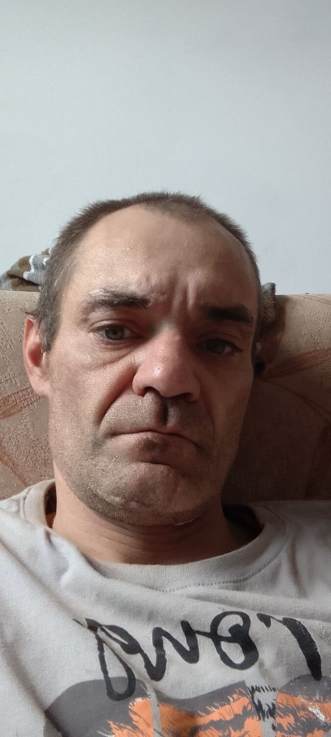  ,   Cergei, 44 ,   ,   
