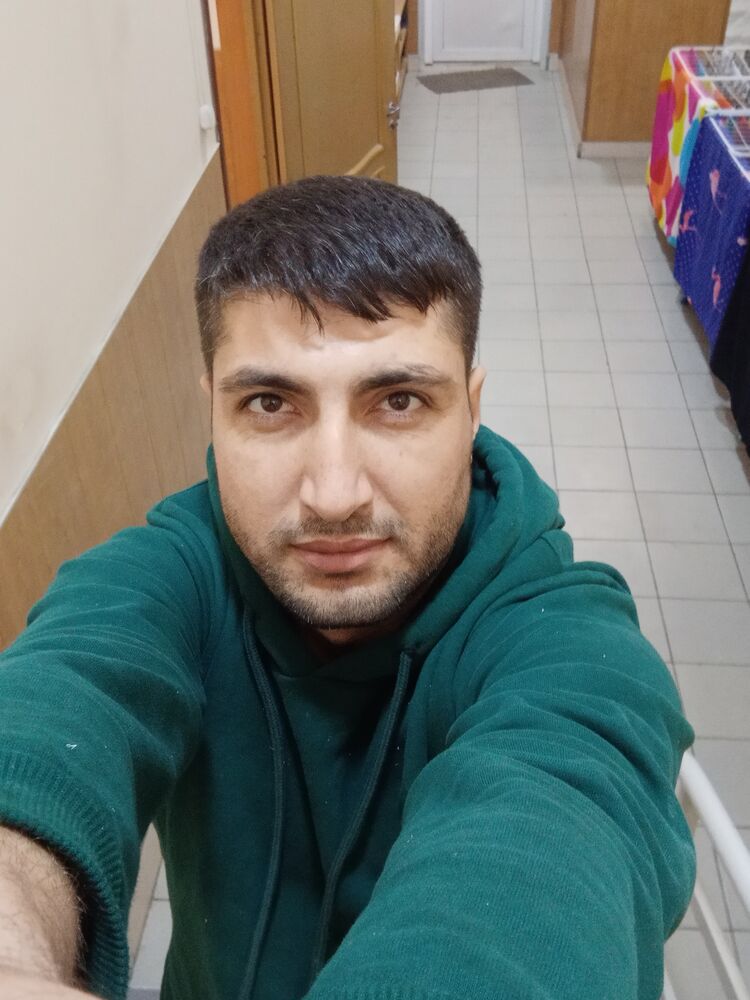  32400076  Hasan, 32 ,    -