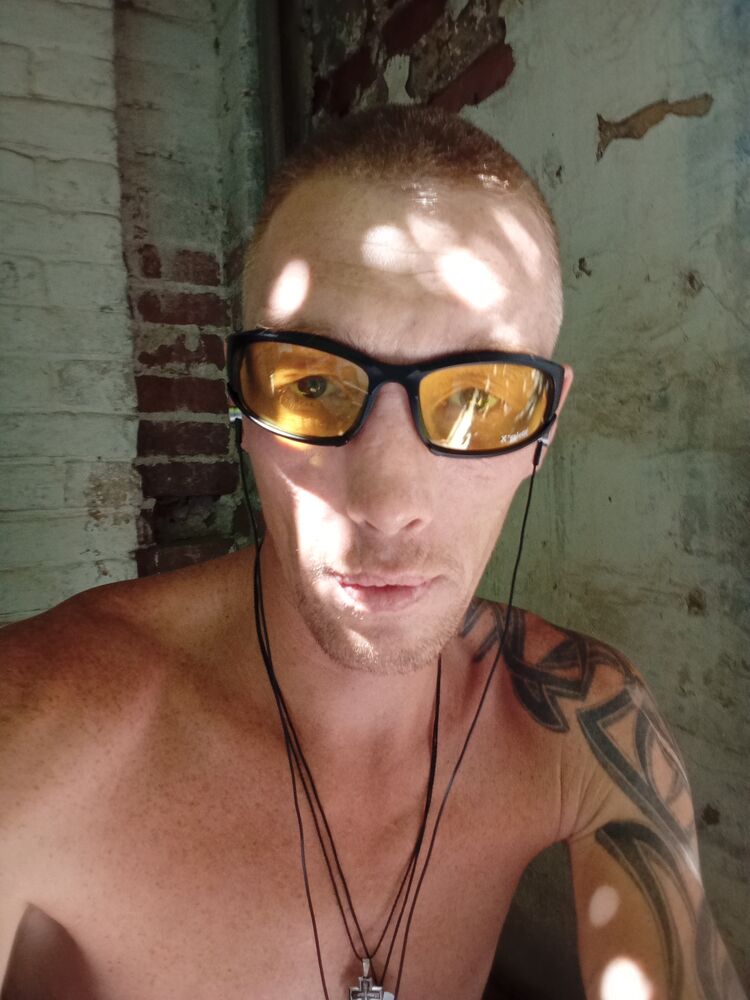  44813196  Yaroslav, 38 ,    