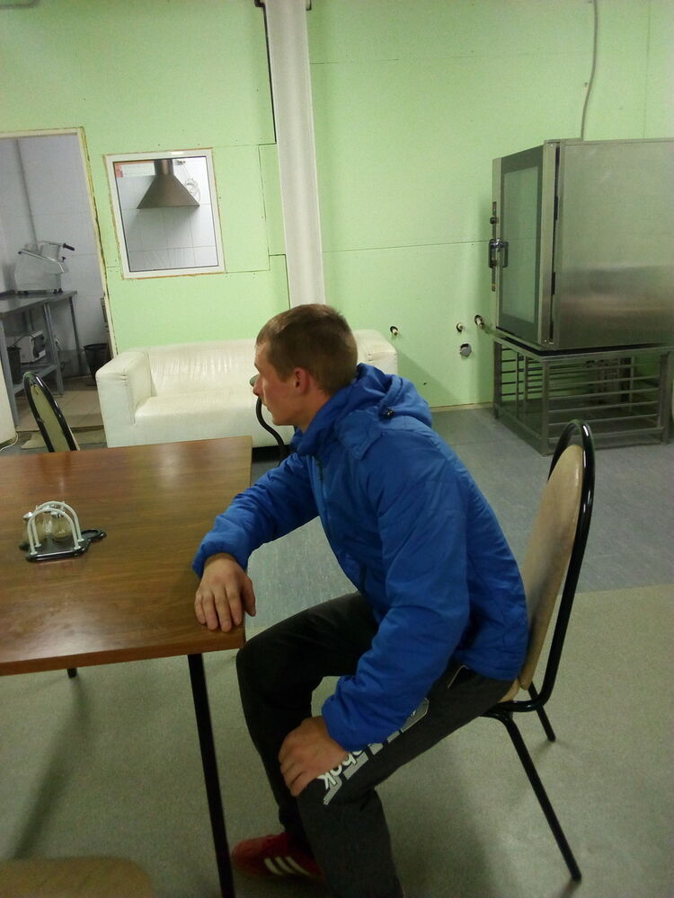  10659396  Cergei, 30 ,     