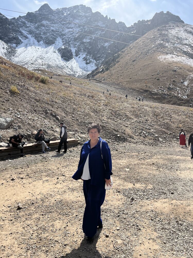  54012946  LIUBOV, 62 ,    