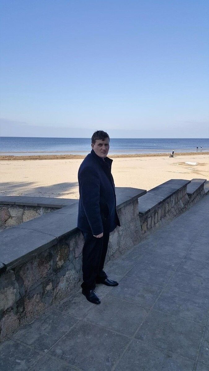  10692416  Igor, 35 ,    