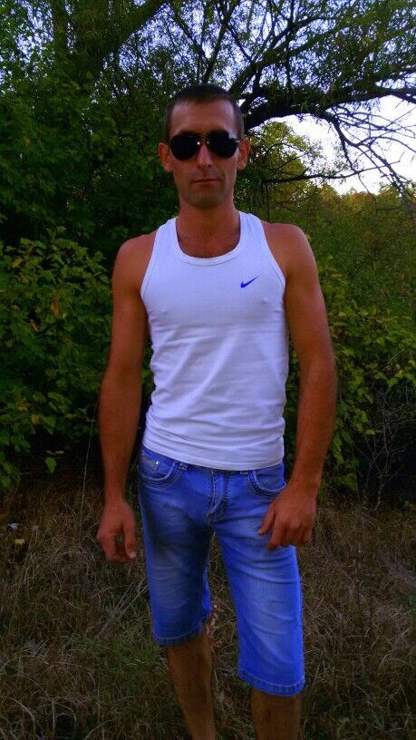  ,   Alex, 42 ,   