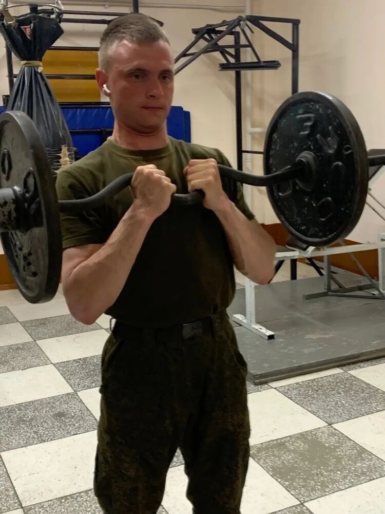  43558776  Marik, 22 ,    