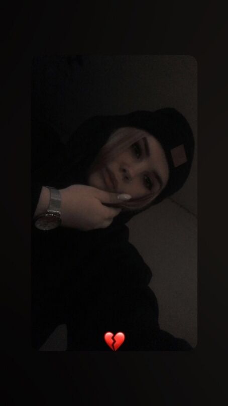  33665406  Alina, 25 ,    