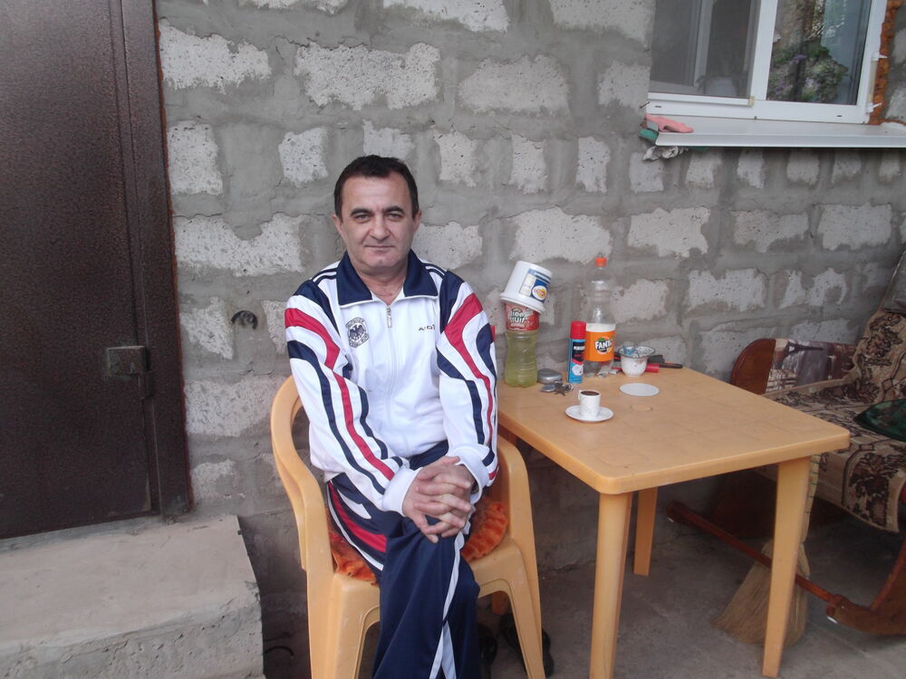  22699436  Vartan, 50 ,     