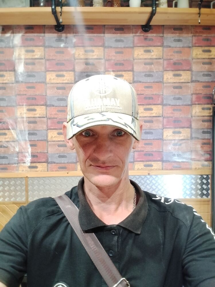  40696366  Doozer, 46 ,    