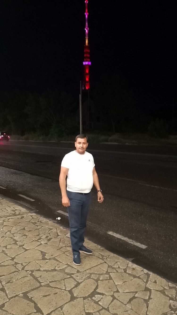  35124946  Vahe, 37 ,    