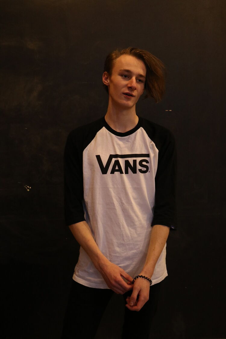  11637686  Daniil, 26 ,    
