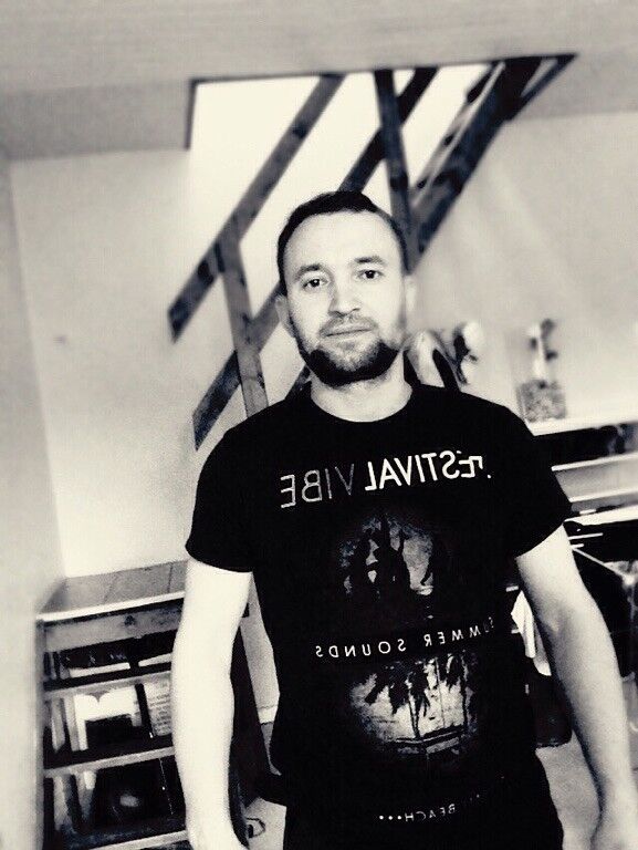  ,   Oleg, 42 ,   