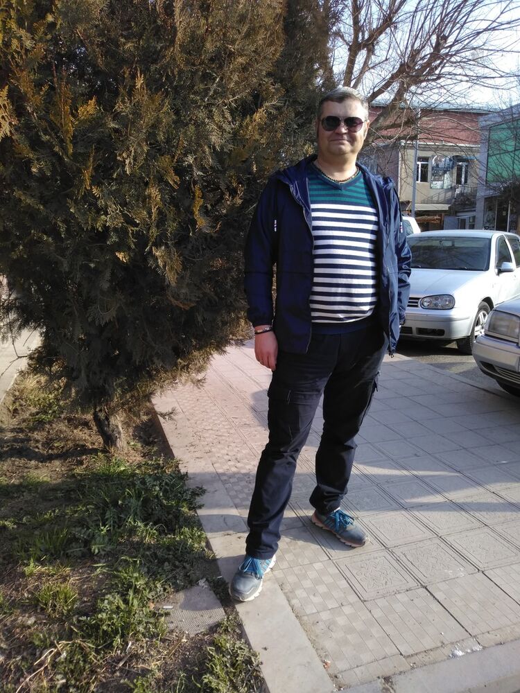  12335446  Voldemar, 52 ,    