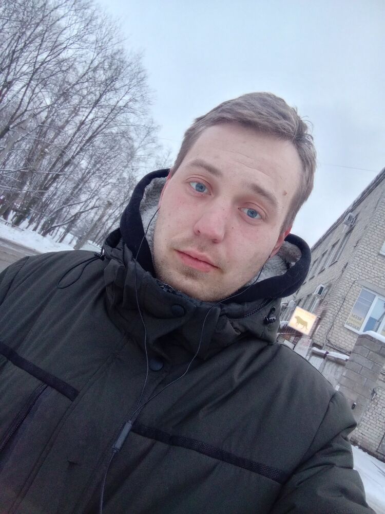  44578426  Alexander, 28 ,    