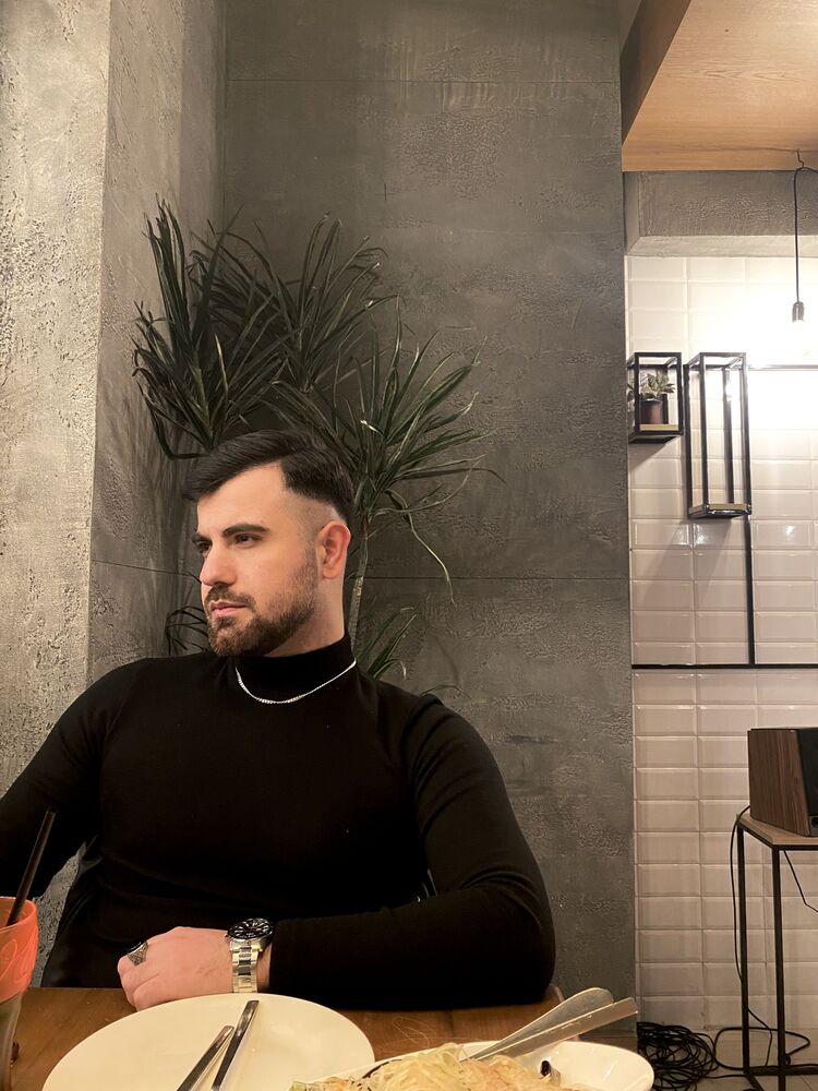  ,   Ruslan, 30 ,   ,   , c , 