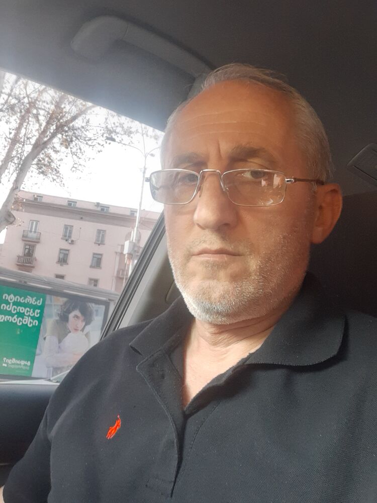  28529356  Goga, 56 ,    