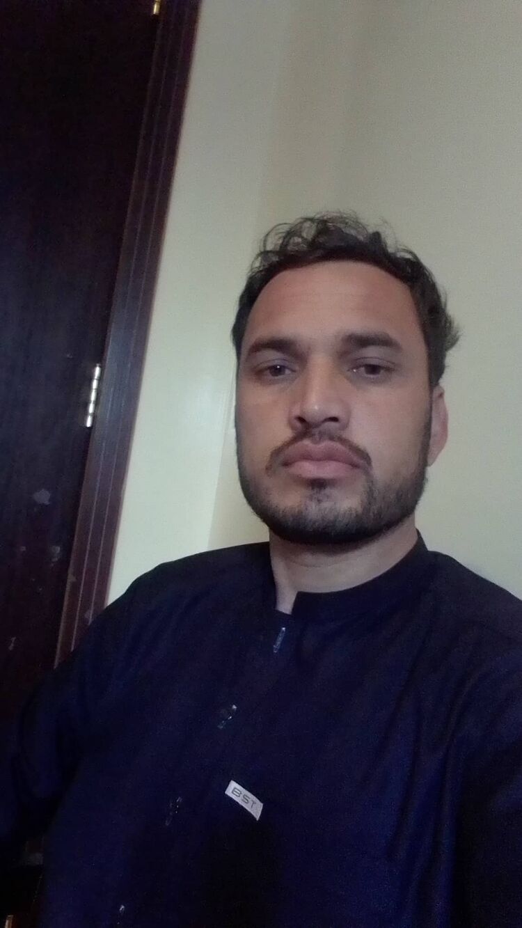  48908726  Kashif, 33 ,    