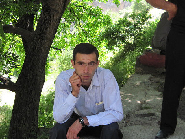  4562996  Karen, 41 ,    