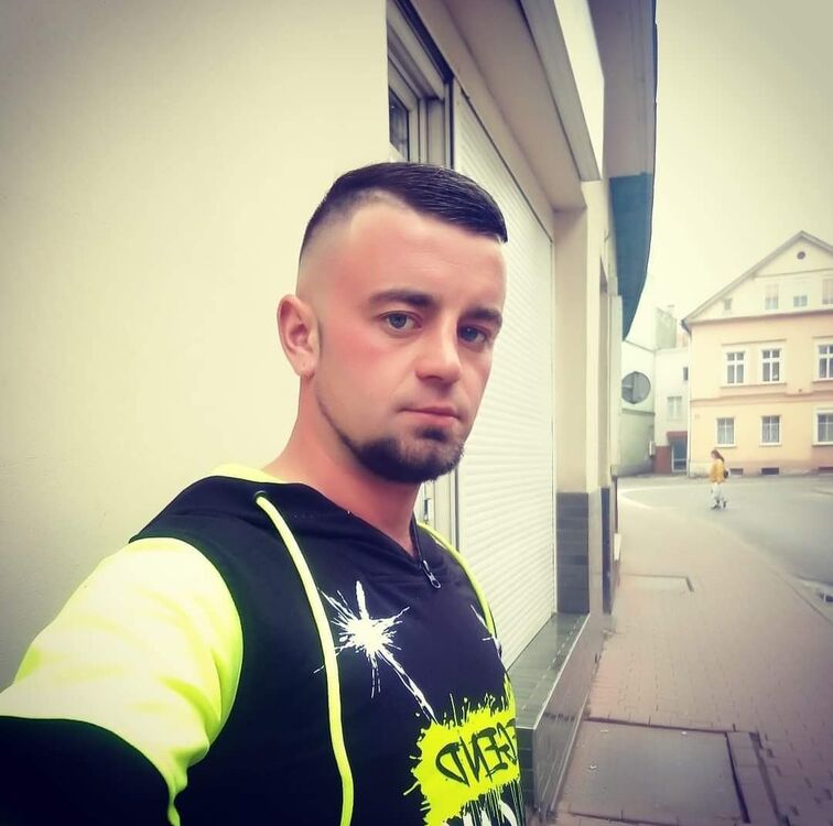  47670826  Roman, 29 ,    