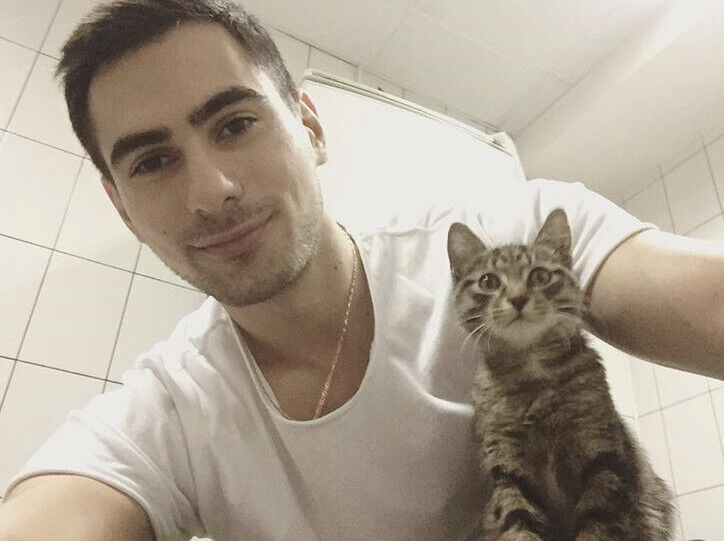  21479316  Igor, 29 ,    