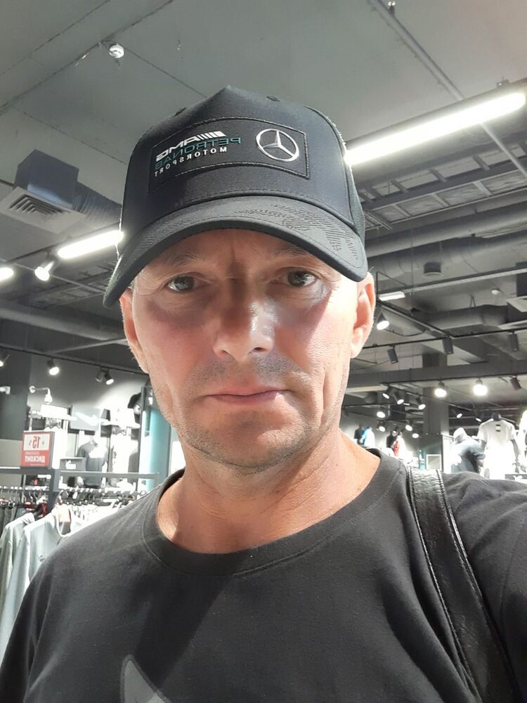  22605986  Vlad, 55 ,    
