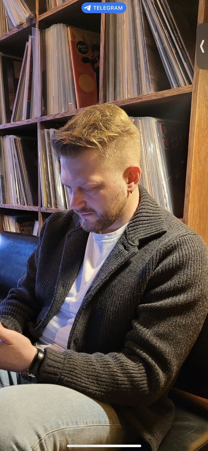  ,   Viktor, 38 ,   ,   