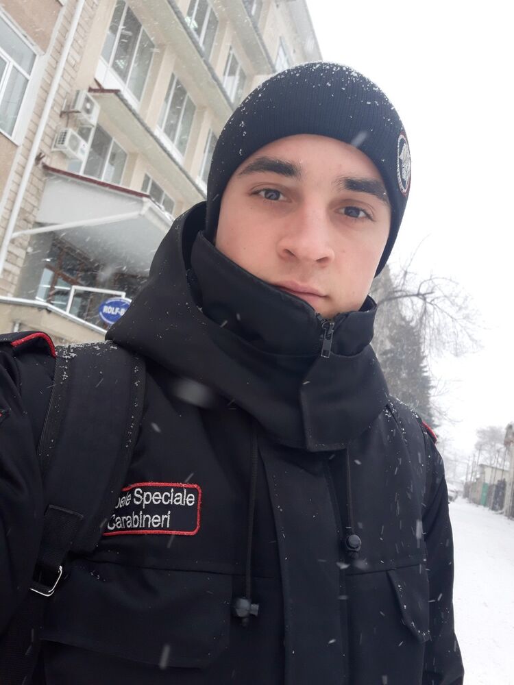 ,   Victor, 28 ,   ,   , c 