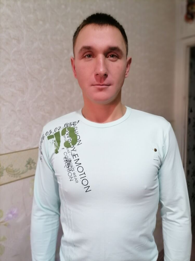  53538516  Pawlo, 34 ,    