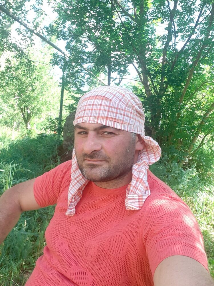  20565276  Sargis, 40 ,    