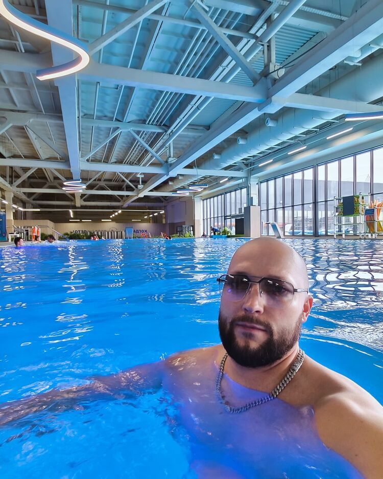  ,   Ruslan, 39 ,   ,   , c 