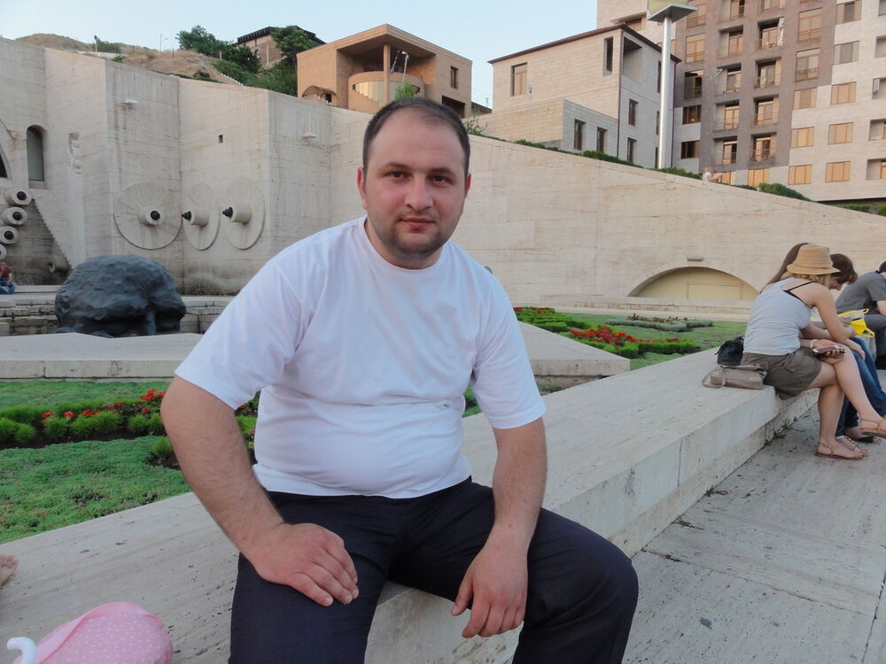  6225236  Razmik, 36 ,    