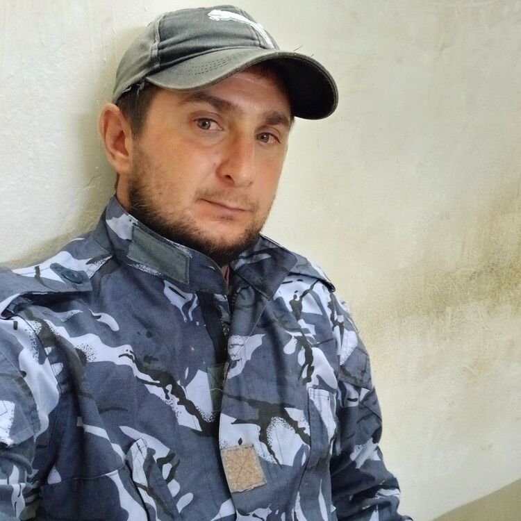  44244786  Anton, 37 ,    -