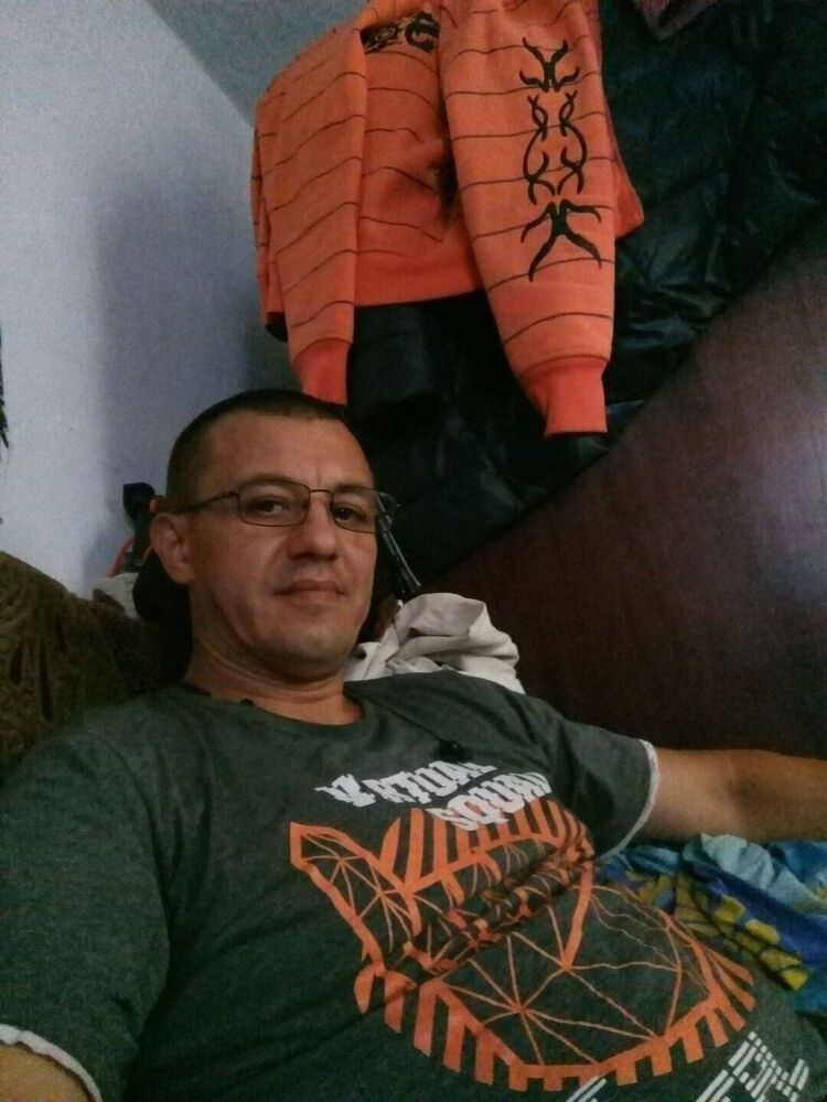  29085586  Anton, 42 ,    