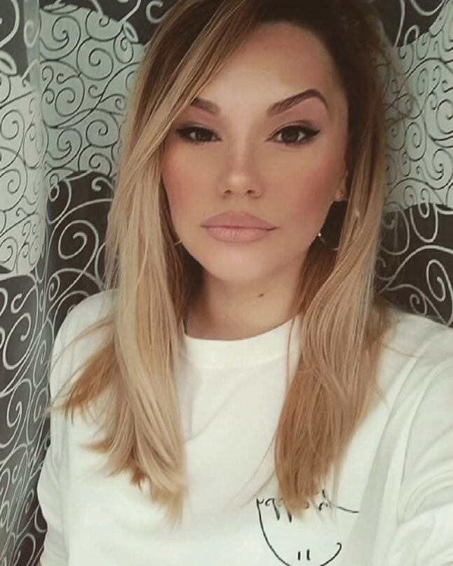  ,   Eva, 27 ,   ,   