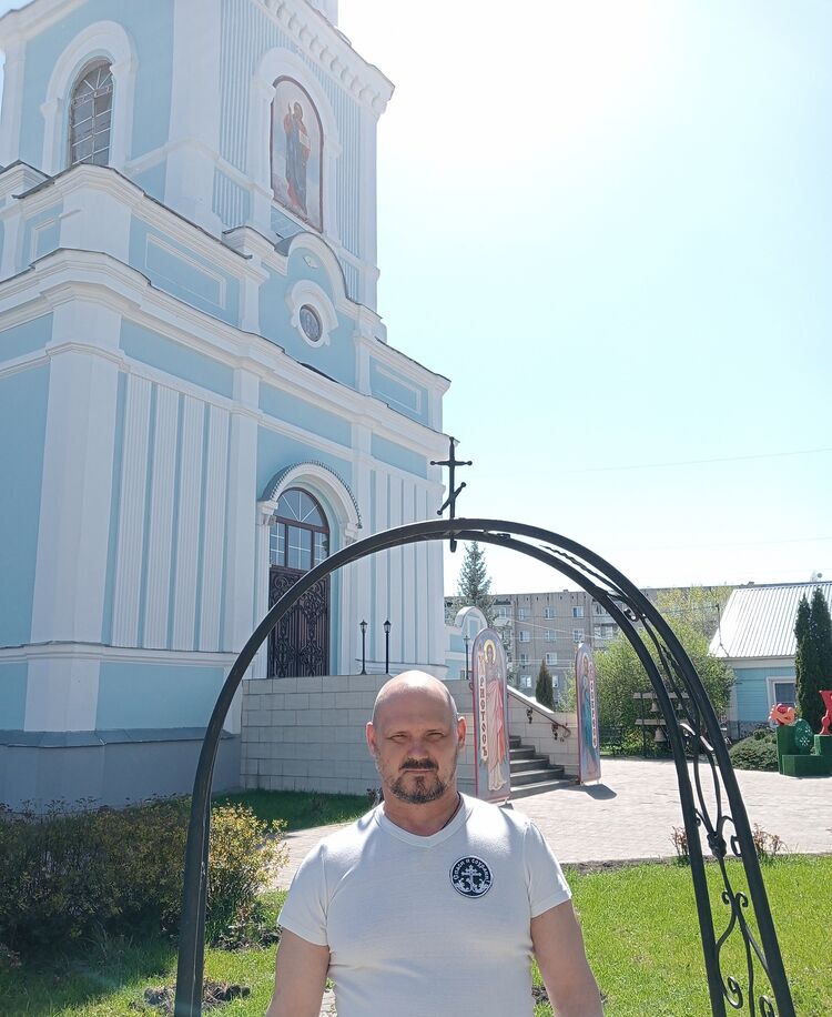  ,   Oleg, 49 ,   ,   