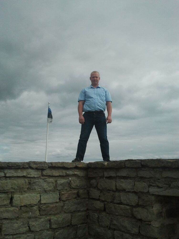  8663266  Vladimir, 42 ,    
