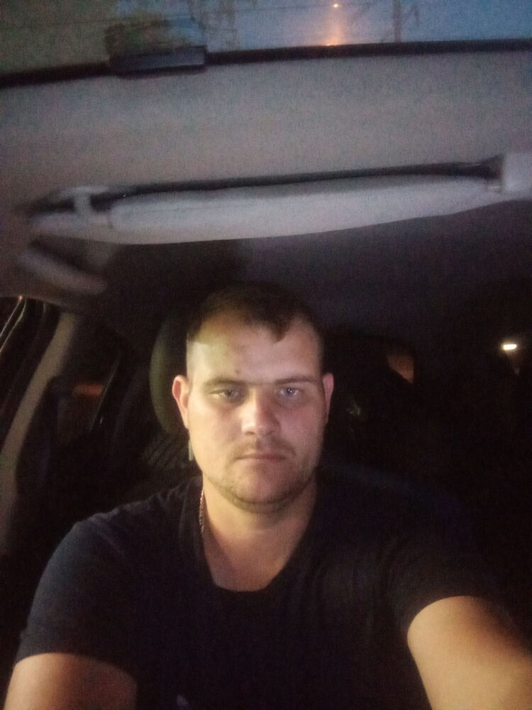  27700266  Iliy, 35 ,    