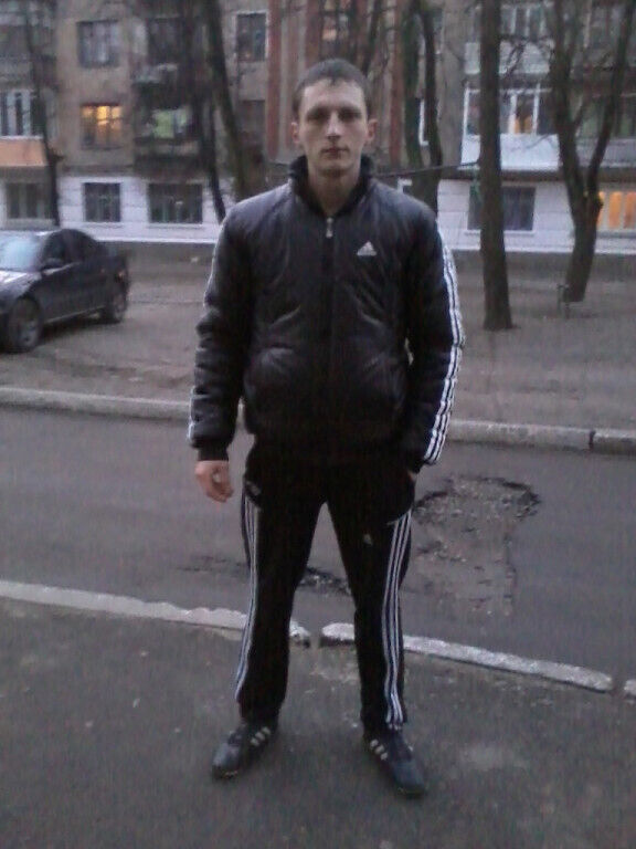  22467466  Alex KL, 38 ,    