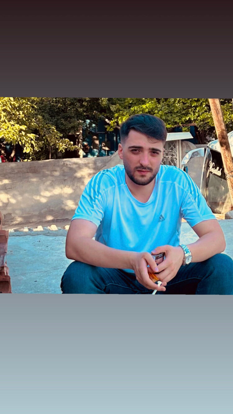  47044626  Mehmet, 29 ,    