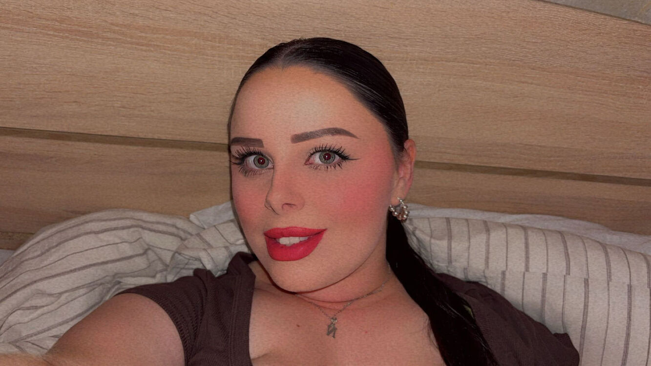  53432376  Nadia, 27 ,    