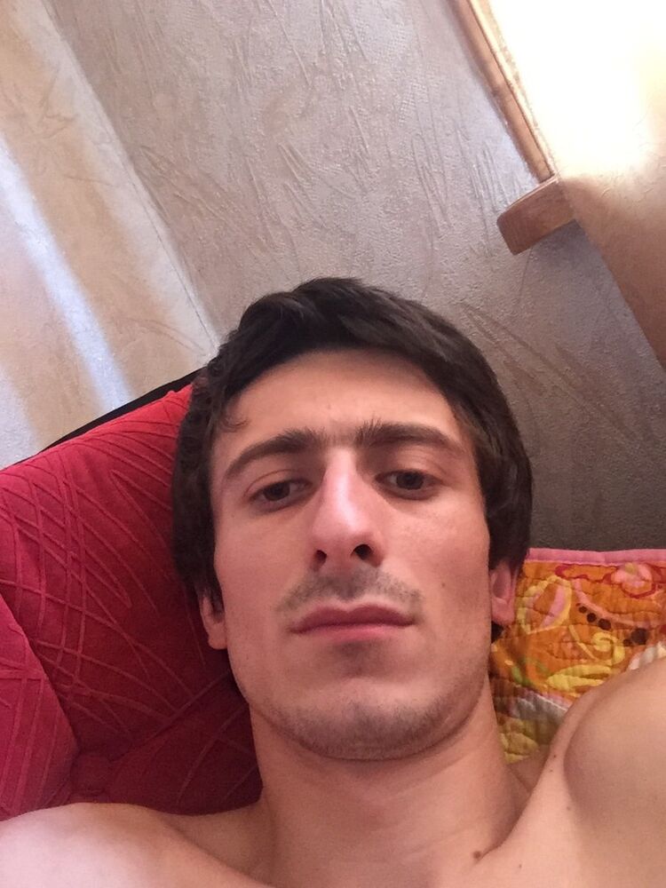  6335756  Temo, 39 ,    