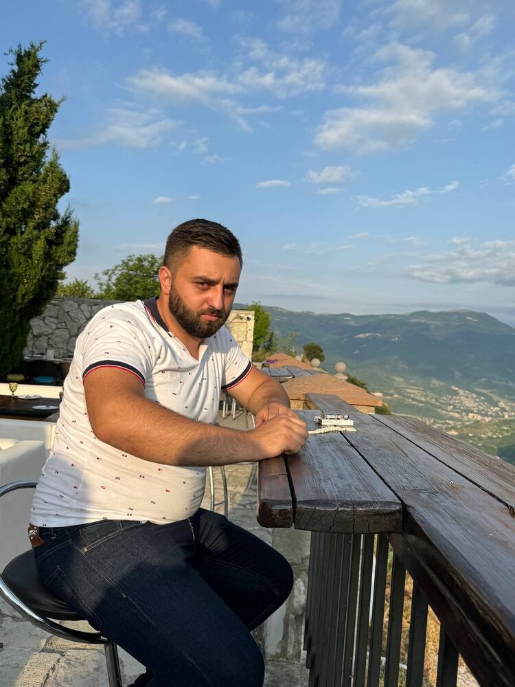  53895456  Garik, 27 ,    