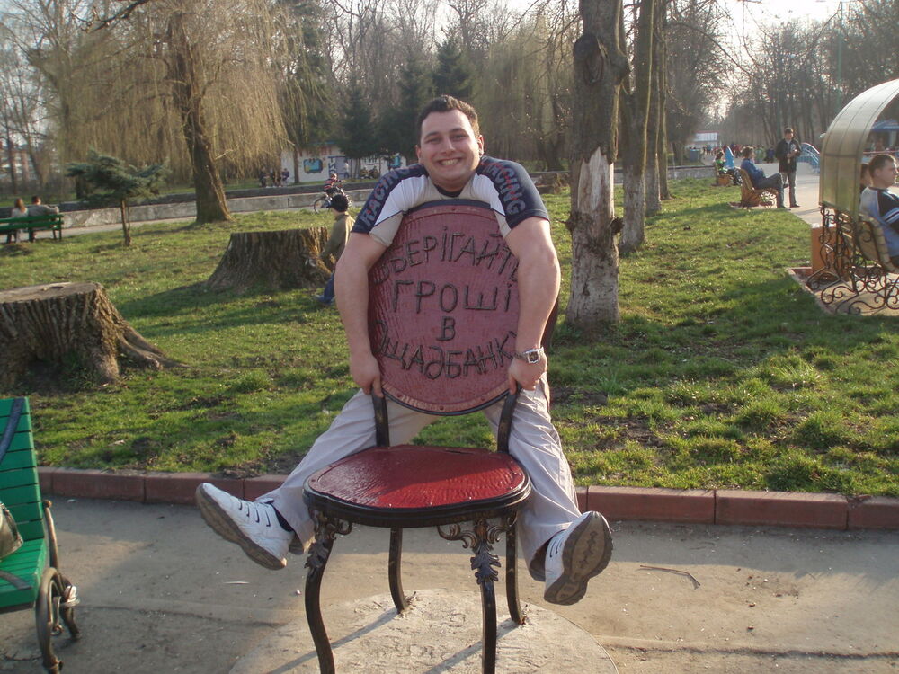  ,   Alex, 43 ,   