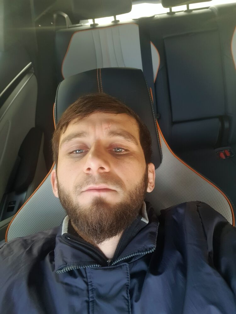  49568136  , 28 ,    