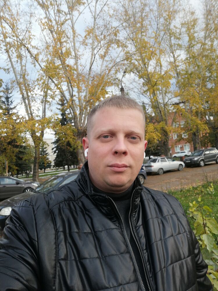  44046856  Nic, 40 ,    