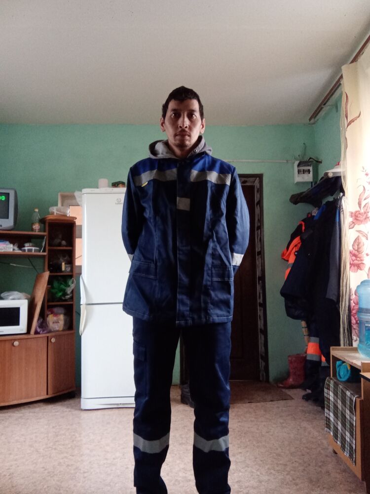  26065916  Rustam, 36 ,    