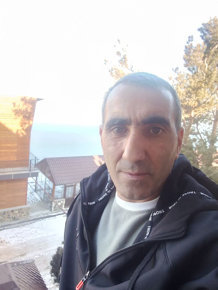  48878916  Gagik, 45 ,    