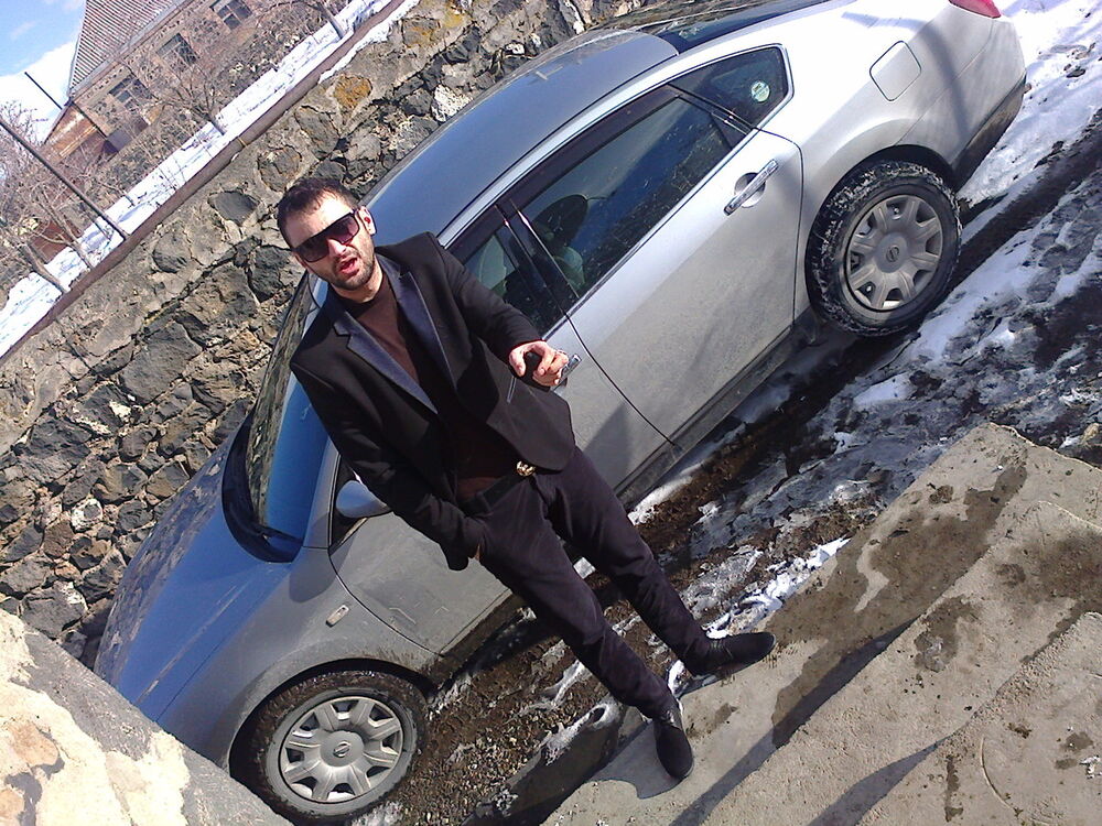  5794036  Karen, 36 ,    