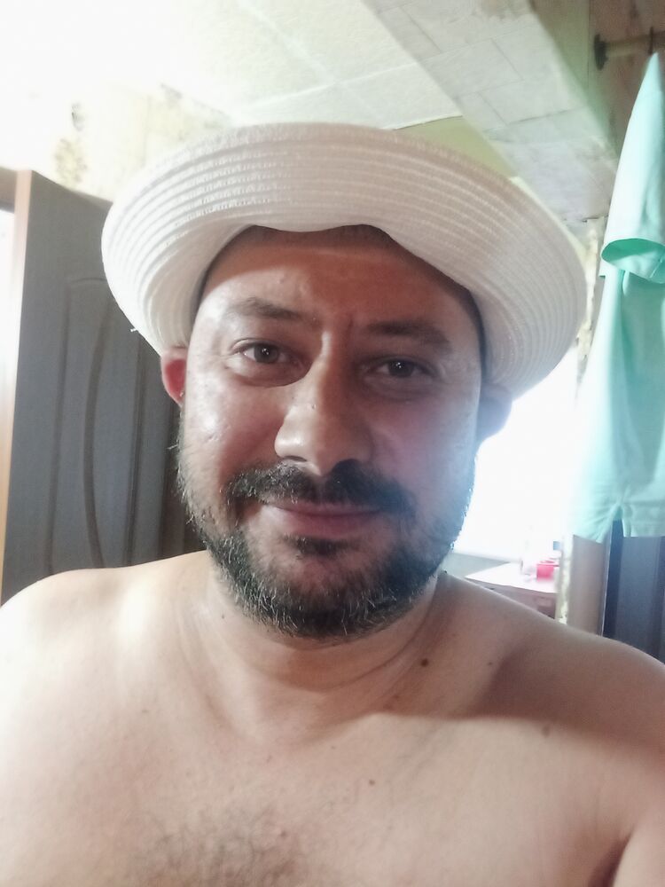  44922856  Roman, 38 ,    